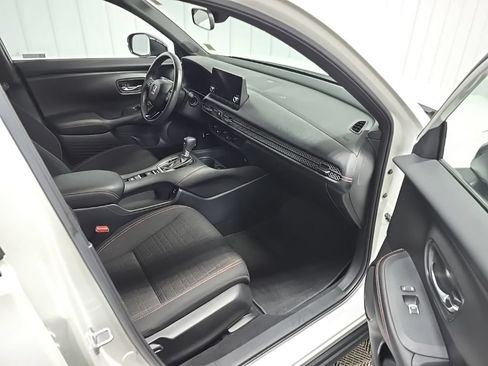 Used 2024 Honda HR-V Sport image 15