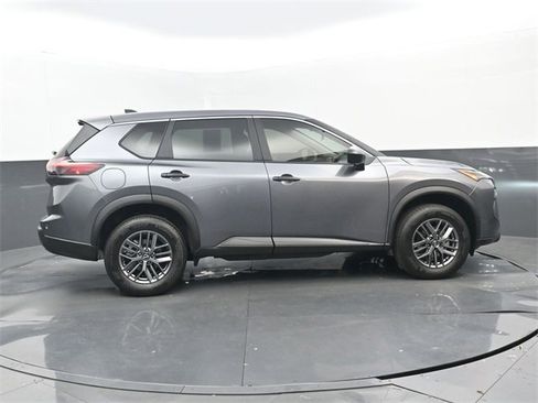 Used 2026 Nissan Rogue S image 2