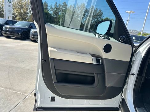 Used 2014 Land Rover Range Rover Sport HSE AWD/4WD image 18