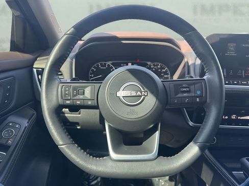 Used 2023 Nissan Rogue SL w/ SL Premium Package image 14