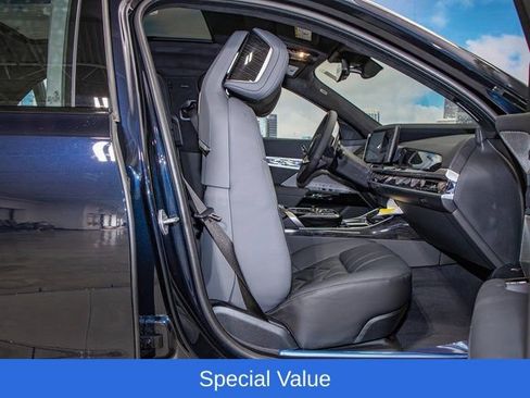 Used 2025 BMW 750e xDrive w/ Executive Package AWD/4WD image 22