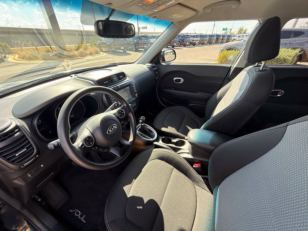 Used 2018 Kia Soul + FWD image 10