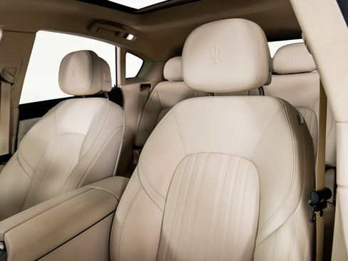 Used 2022 Maserati Levante GT image 3