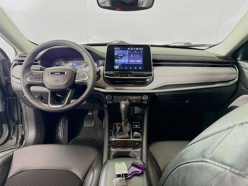 Used 2022 Jeep Compass Latitude image 21