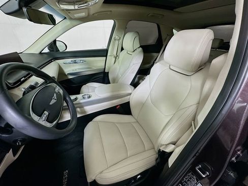 Used 2023 Genesis GV70 2.5T w/ Select Package image 21