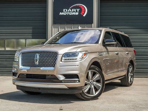 Used 2019 Lincoln Navigator Reserve AWD/4WD image 3