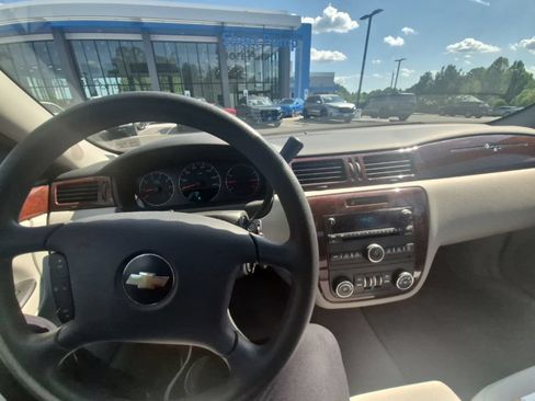 Used 2007 Chevrolet Impala LT FWD image 2