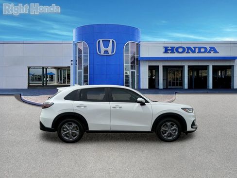 Used 2026 Honda HR-V LX image 9