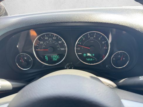 Used 2013 Jeep Wrangler Sport AWD/4WD image 14
