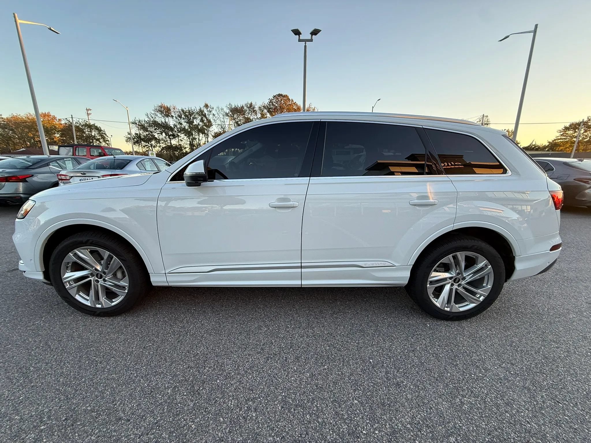 Used 2023 Audi Q7 3.0T Premium Plus w/ Premium Plus Package AWD/4WD image 4