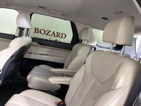 Used 2022 Hyundai Palisade SEL w/ Premium Package FWD image 13