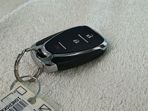 Used 2023 Chevrolet Traverse LT image 29