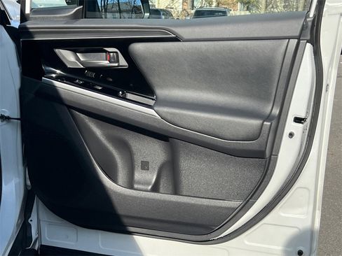 Used 2023 Toyota bZ4X XLE image 10