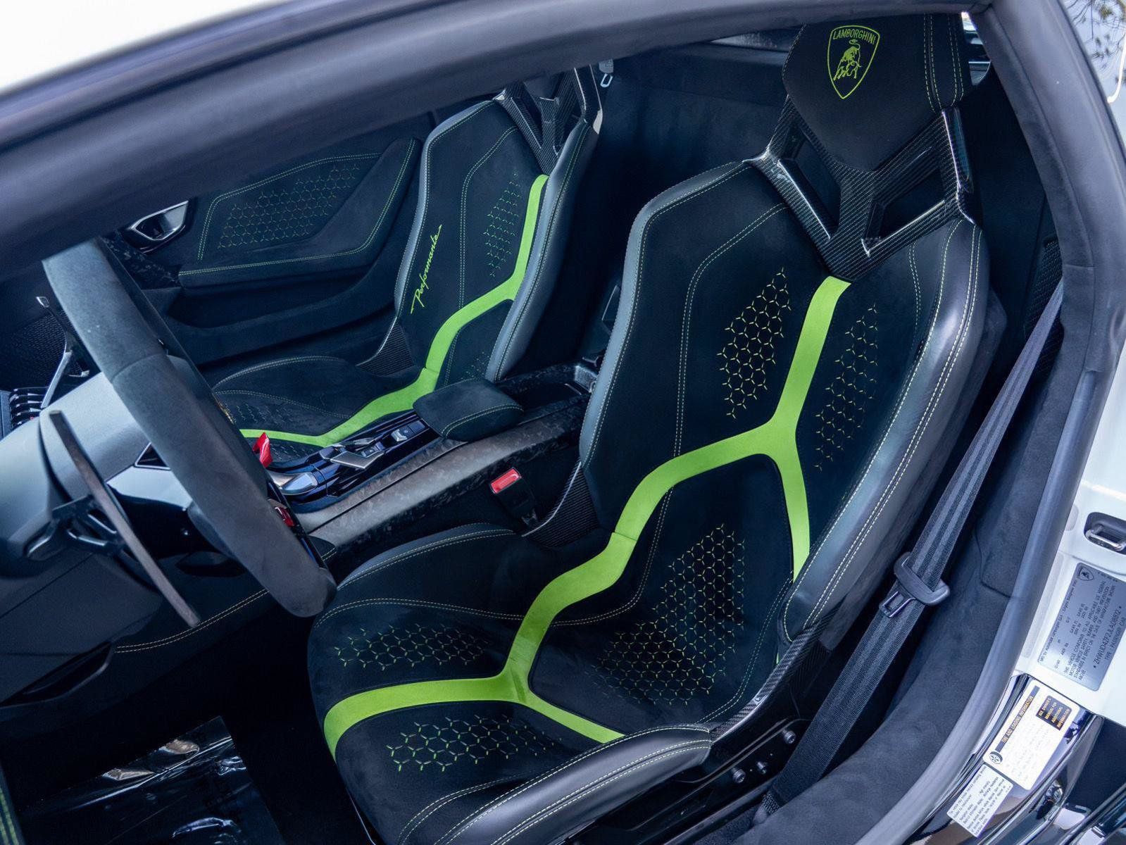 Used 2018 Lamborghini Huracan Performante AWD/4WD image 37