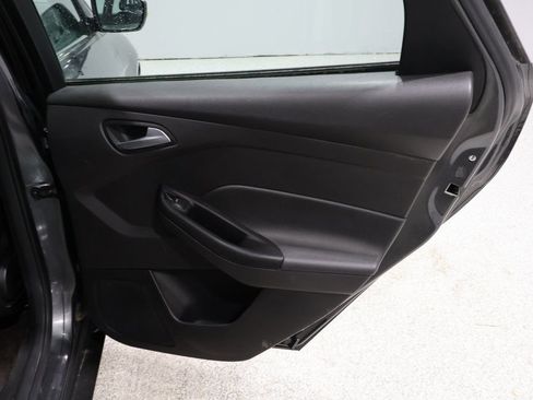 Used 2018 Ford Focus SE w/ Cold Weather Package image 22