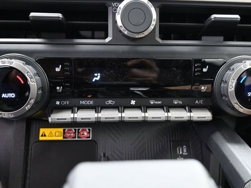 New 2026 Toyota Tacoma TRD Off-Road w/ TRD Off Road Premium Package AWD/4WD image 11