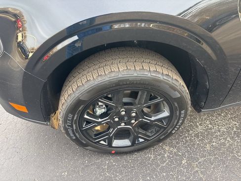 New 2026 Ford Maverick Lariat w/ Black Appearance Package AWD/4WD image 9