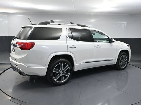 Used 2018 GMC Acadia Denali w/ Technology Package AWD/4WD image 4