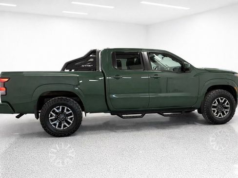 Used 2023 Nissan Frontier SV w/ Technology Package image 2