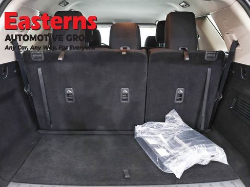 Used 2024 Nissan Pathfinder SV image 9