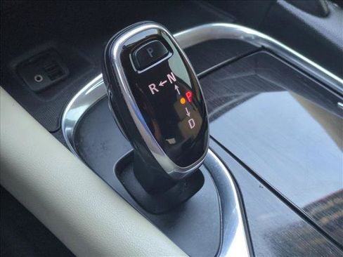 Used 2020 Buick Enclave Essence AWD/4WD image 12