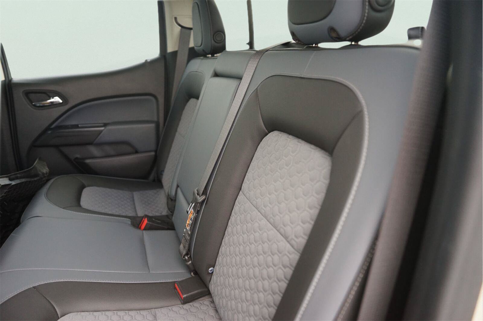 Used 2022 Chevrolet Colorado Z71 RWD image 13