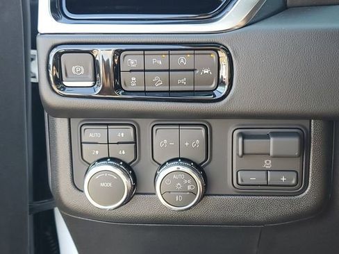 New 2026 GMC Yukon Elevation image 19