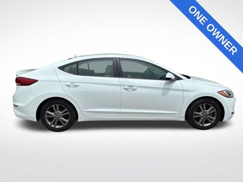 Used 2017 Hyundai Elantra SE FWD image 2
