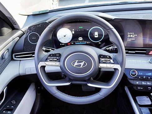 New 2026 Hyundai Elantra Limited FWD image 23