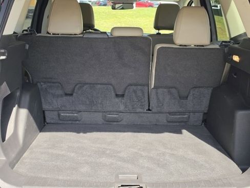 Used 2017 Ford Escape SE w/ SE Leather Comfort Package FWD image 11