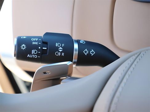 New 2026 Land Rover Range Rover SE image 32