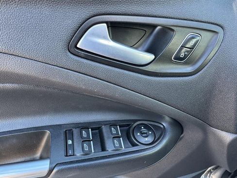 Used 2017 Ford C-MAX SE image 15