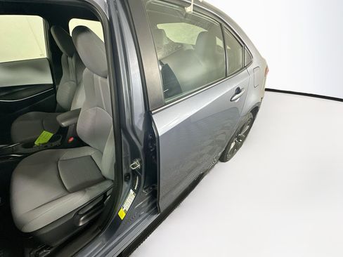 Used 2025 Toyota Corolla SE FWD image 12