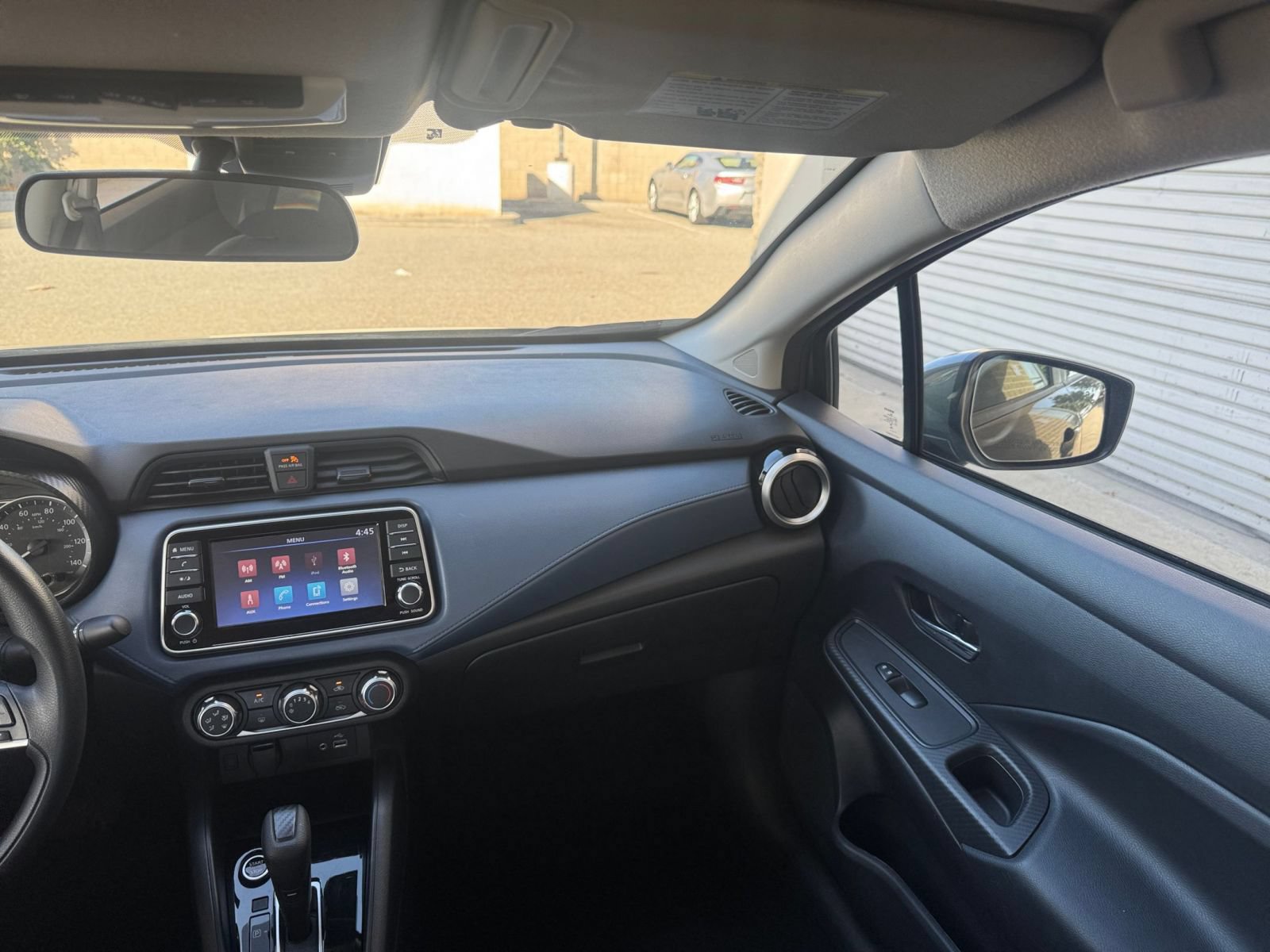 Used 2025 Nissan Versa SV FWD image 33