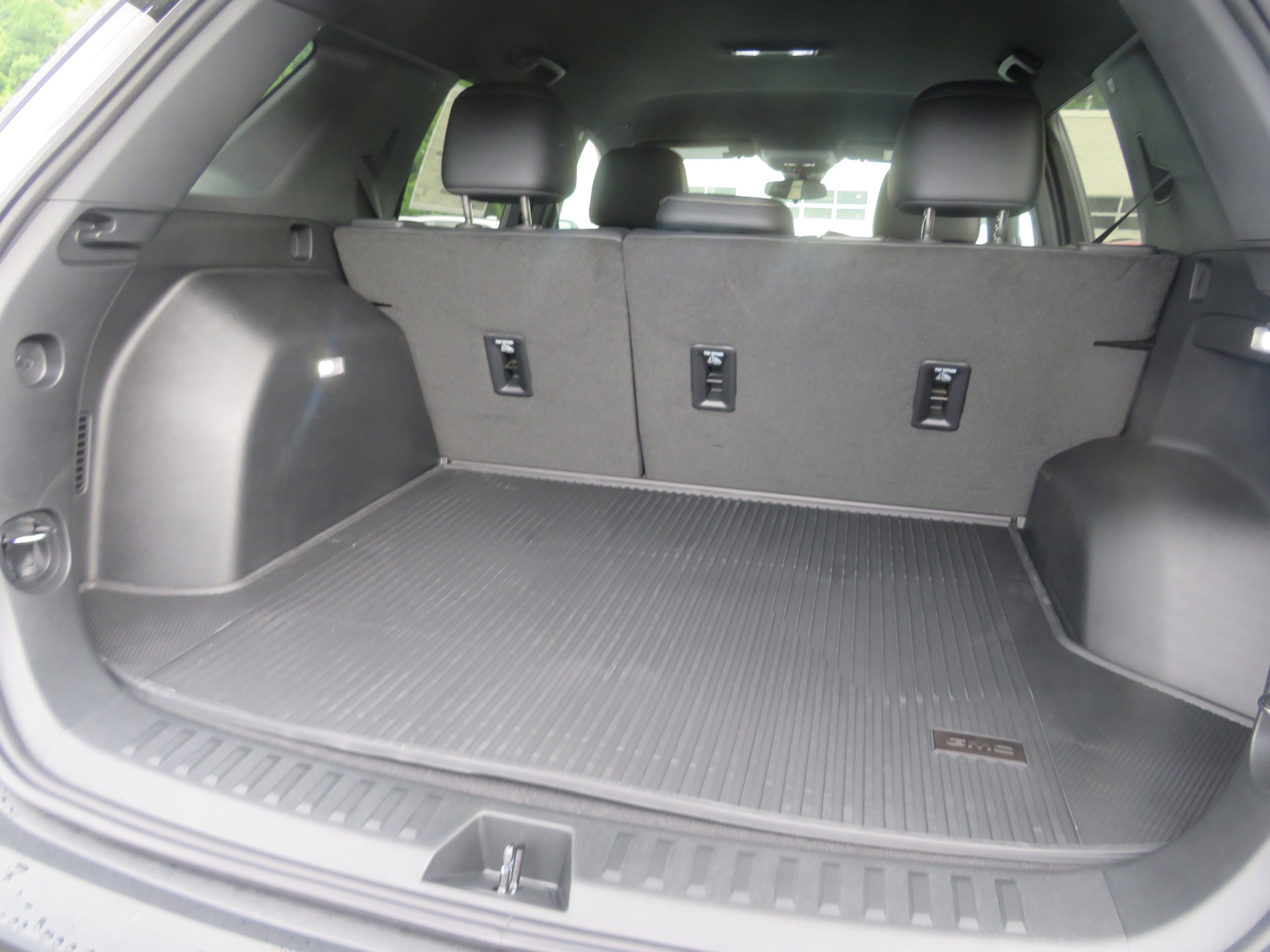 New 2027 GMC Terrain Elevation w/ Elevation Premium Package AWD/4WD image 8