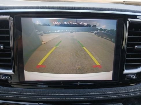 Used 2025 Chrysler Pacifica Limited FWD image 39