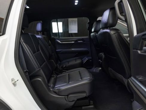 Used 2024 GMC Acadia Elevation AWD/4WD image 18
