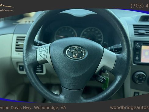 Used 2013 Toyota Corolla LE FWD image 21