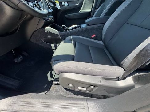 Used 2025 Volvo EX40 Core w/ Climate Package AWD/4WD image 16