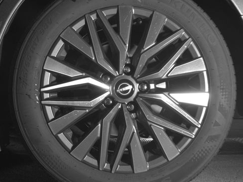 Used 2025 Nissan Altima 2.5 SV image 14