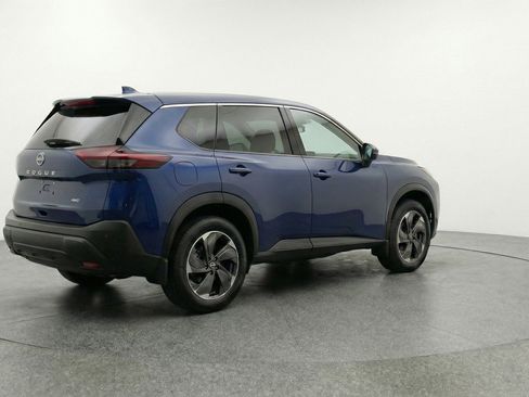 Used 2025 Nissan Rogue SV AWD/4WD image 9