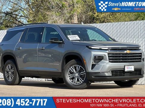 New 2026 Chevrolet Traverse LT w/ Driver Confidence Package AWD/4WD image 1