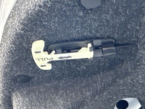 New 2025 Nissan Versa SR w/ Trunk Package image 19