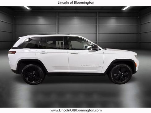 Used 2024 Jeep Grand Cherokee Limited 4xe image 7