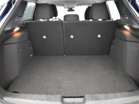 Used 2025 Nissan Kicks SV image 16