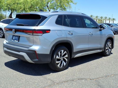 Used 2025 Volkswagen Tiguan S FWD image 7
