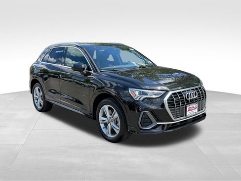 Used 2023 Audi Q3 2.0T Premium Plus w/ Premium Plus Package AWD/4WD image 4