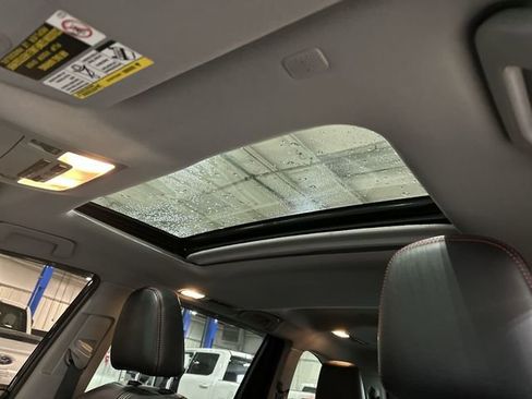 Used 2019 Toyota Highlander SE AWD/4WD image 20