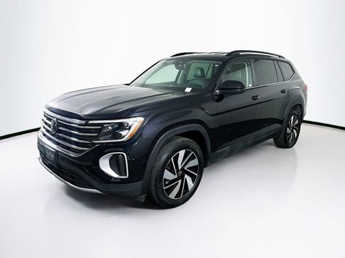 Used 2025 Volkswagen Atlas SE image 3