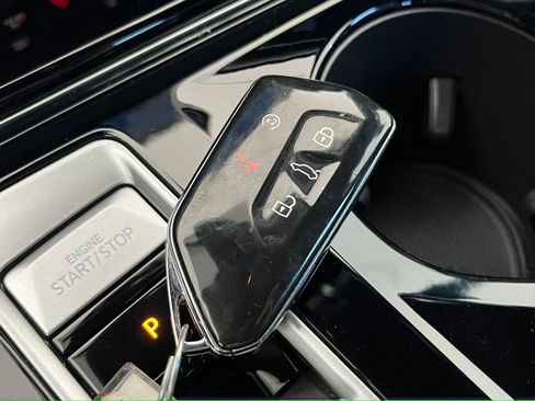 Used 2025 Volkswagen Atlas Cross Sport SE image 23